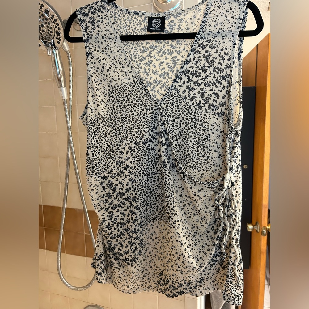 Bobeau Cream & Navy Floral Wrap Blouse Size Large